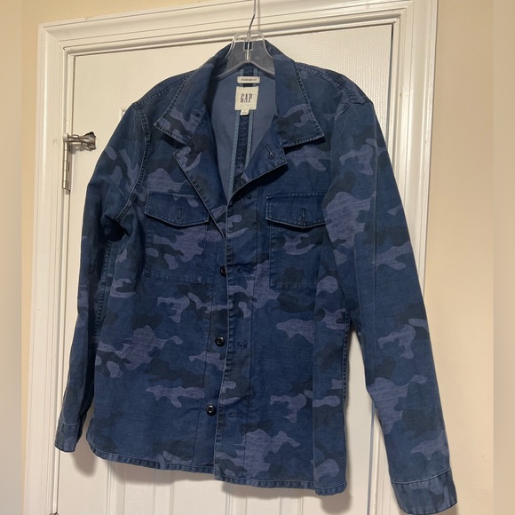 Gap Shacket - Picture 1 of 6
